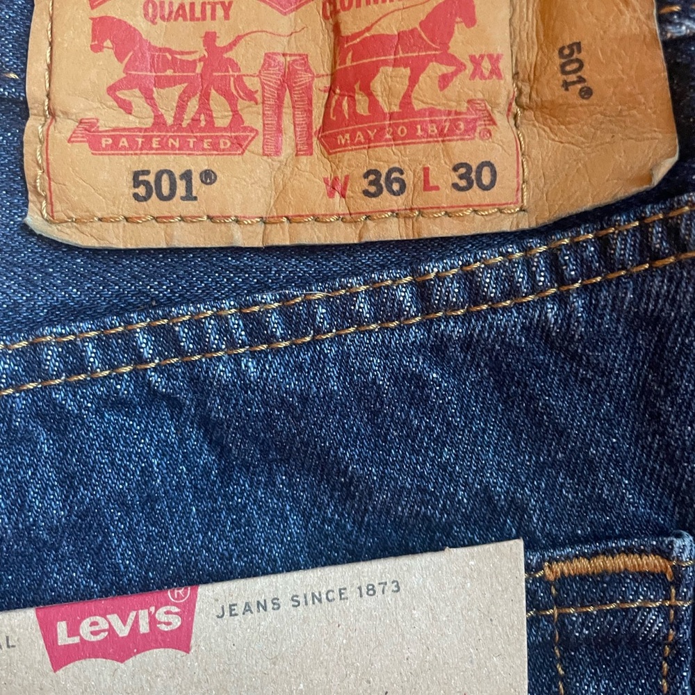 Levi's Men's Blue 501 Original Jeans - Picture 3 of 5